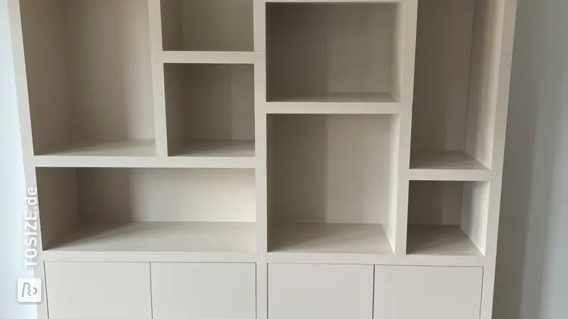 Stilvoller Wandschrank für das Wohnzimmer von Mathijs