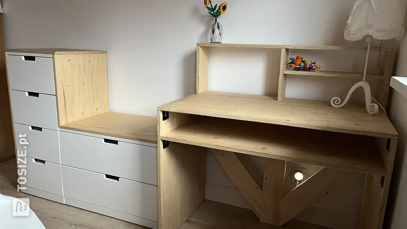 Stylish Desk with Storage Space from Underlayment, by Frank Jan