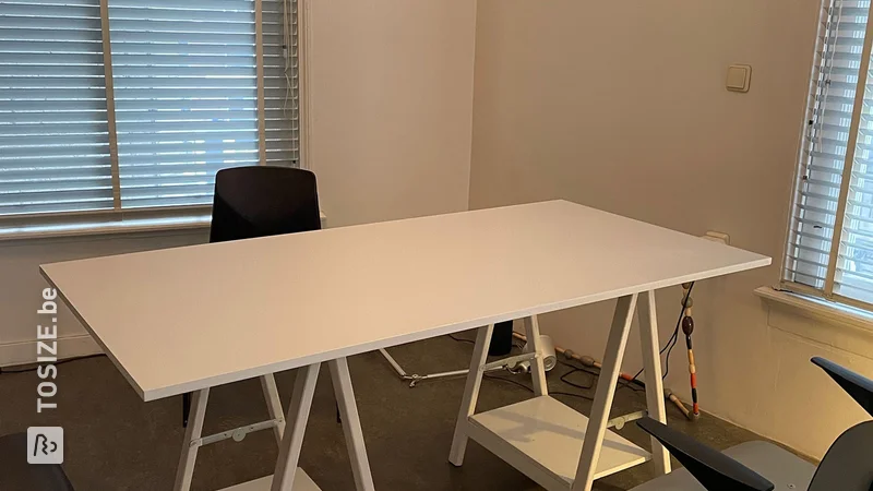 Plateau de table simpliste pour le bureau, par Michaël