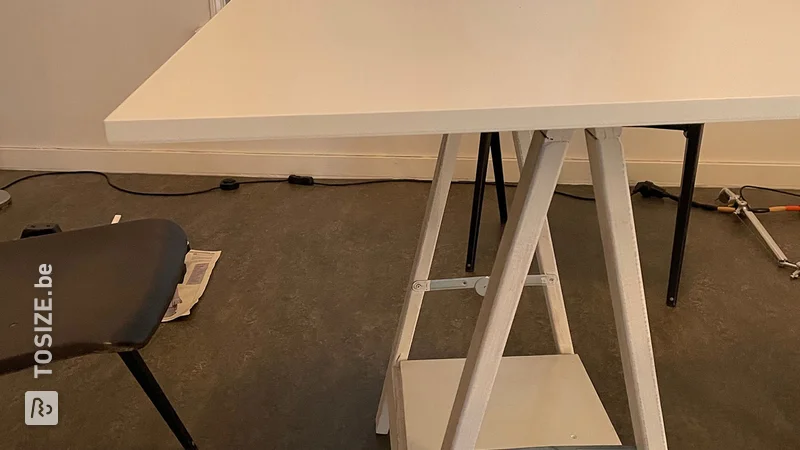 Plateau de table simpliste pour le bureau, par Michaël