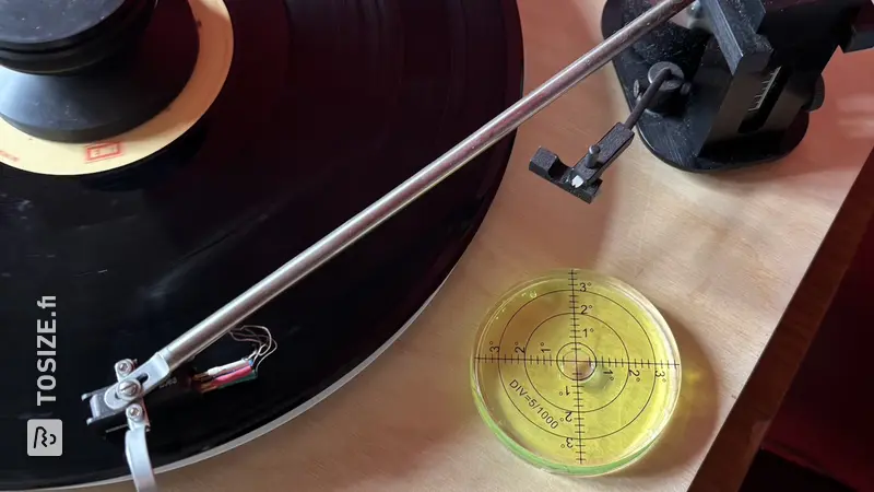 Elegant pen for the well-tempered classic record player, by Bernard.