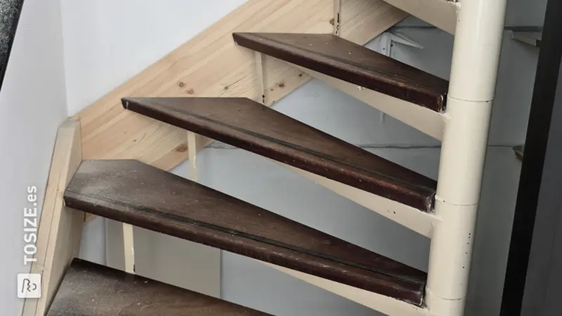 Stylish Stair Renovation for the Living Room, by Aravin