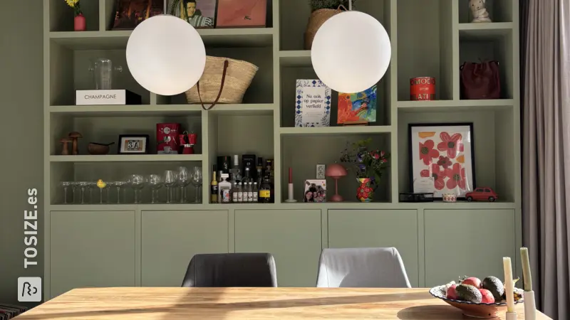 Mueble asimétrico para salón, de Emma