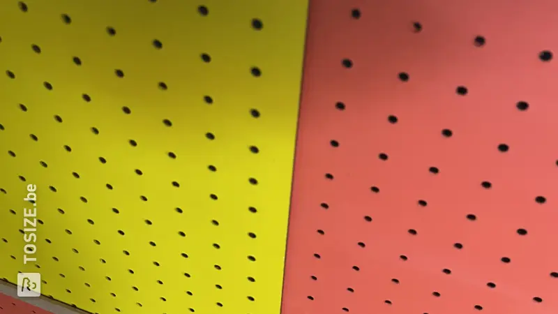 Schuifdeurenkast van 100 cm hoog in de kamer, door Paul