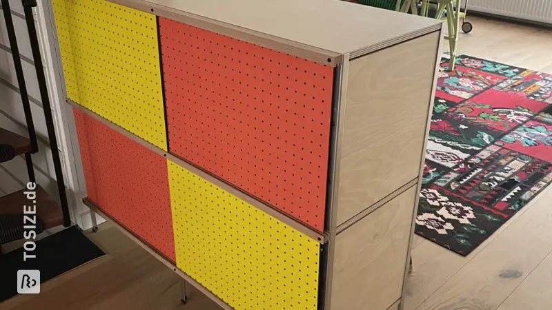 Schwebetürenschrank 100 cm hoch im Zimmer, von Paul