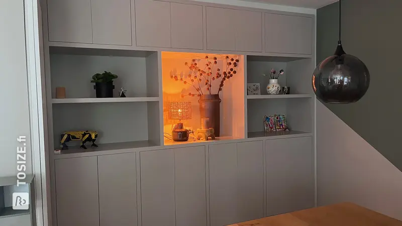 Custom-made shelving unit in Farrow & Ball colour, by Wouter