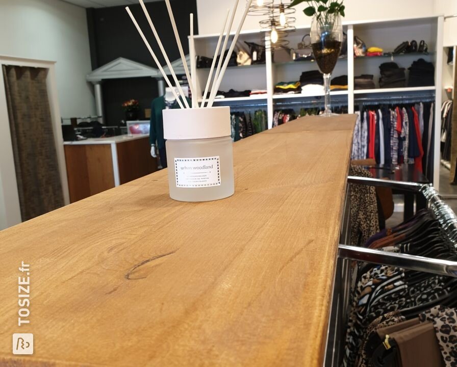 Le panneau de menuiserie donne à cette boutique un nouveau look!