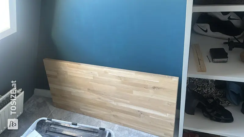 Stilvolles Home Office mit Eichenpaneelen von Eseosa