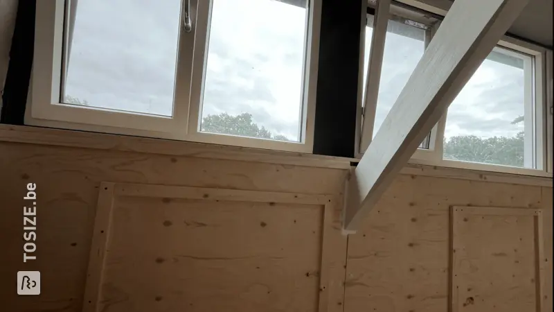 Beautiful windowsill and storage wall with partitions, by Nique
