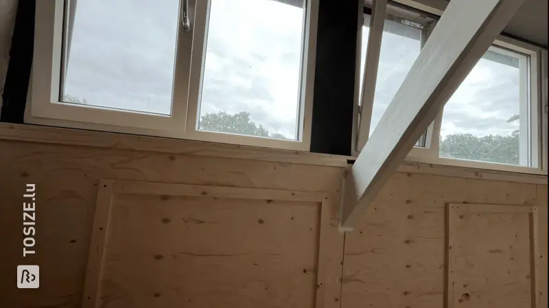 Beautiful windowsill and storage wall with partitions, by Nique