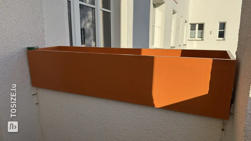 Flower box for the balcony, by Mark