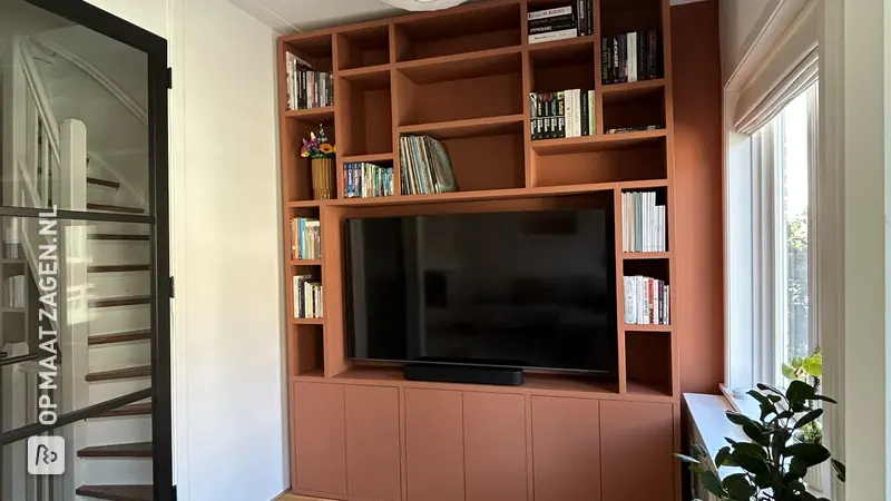 Stijlvolle Terracotta Boekenkast en TV-meubel, door Léa