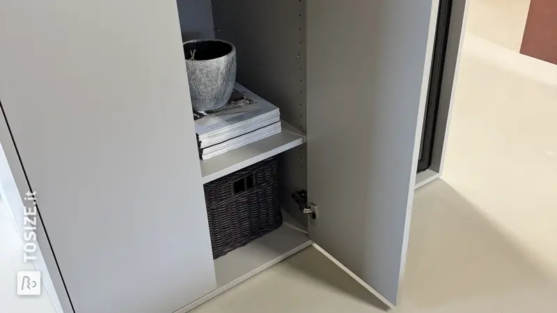 Cloud grey coffee cabinet for the showroom, by Laura