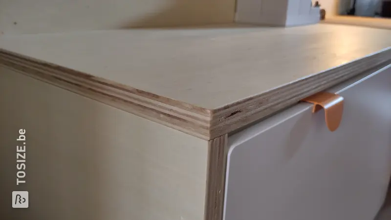 Hack intelligent IKEA SMÅSTAD : bureau pour enfants personnalisé, par Matthijs