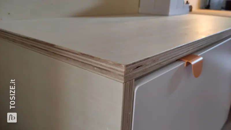 Smart IKEA SMÅSTAD Hack: scrivania per bambini personalizzata, di Matthijs
