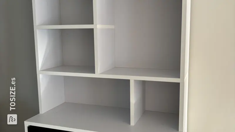 Estantería elegante con vinoteca para la sala de estar, de Daan Michiel