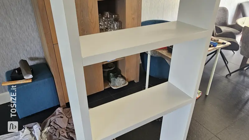 Elegante armadio per soggiorno, di Tom
