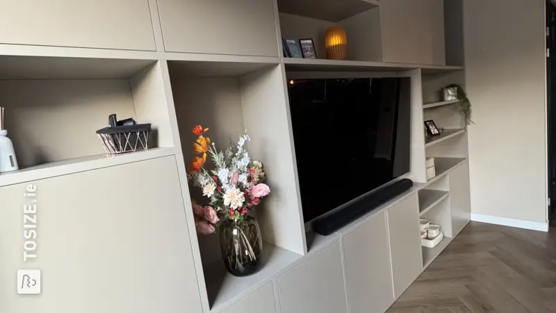 Wall-filling TV cabinet for the living room, by Marley