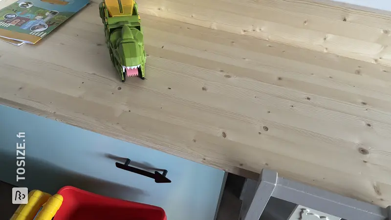 DIY IKEA Smastad Children's Desk and Play Area, by Sytske