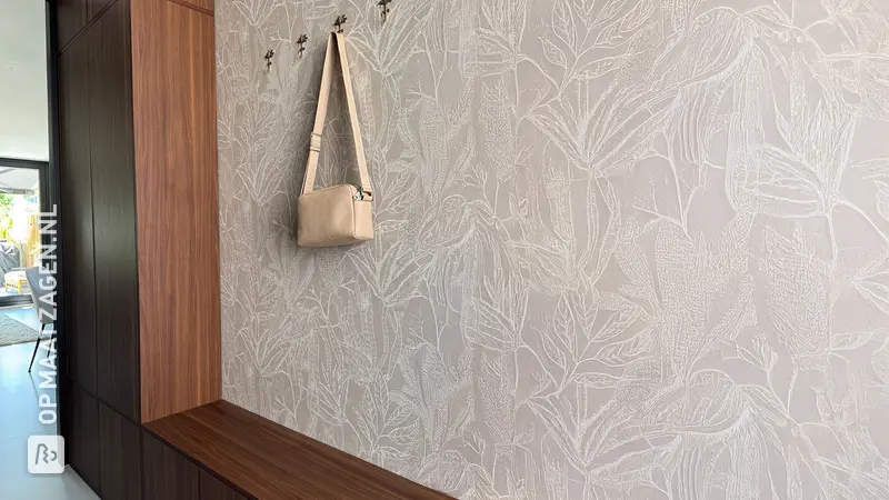 Slimme oplossing voor een smalle hal, door Lynn (@Stylynnterior)
