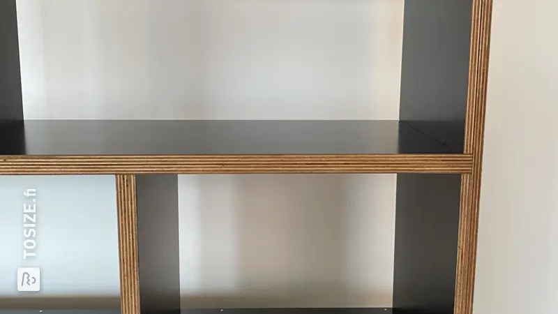 Concrete Plywood Bookcase: Unique and Functional, by Mirthe
