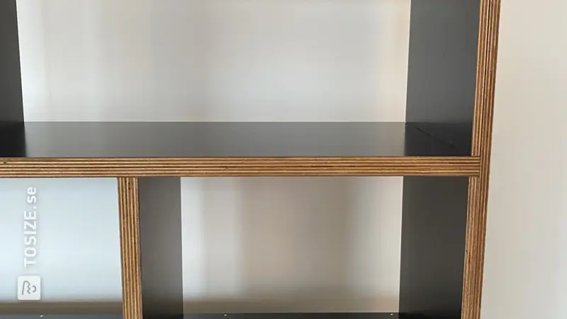 Concrete Plywood Bookcase: Unique and Functional, by Mirthe
