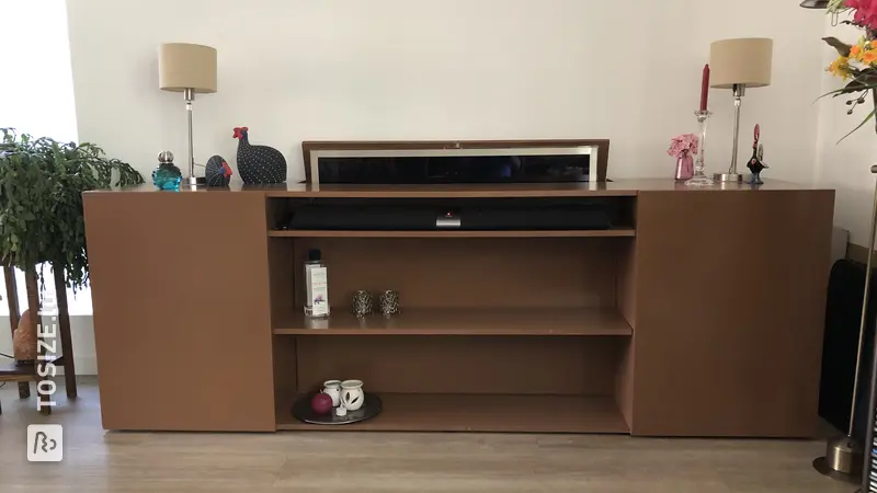 Meuble TV élégant en MDF 18 mm, par Cor