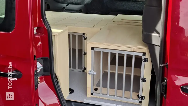 Ombouw van een bestelwagen tot kambak met populier, door Gregory