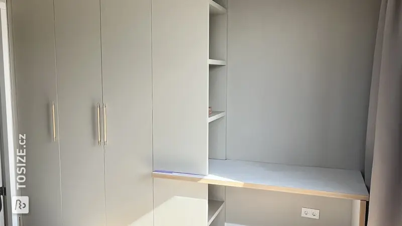 Wardrobe with storage compartments and MDF doors, by Babette