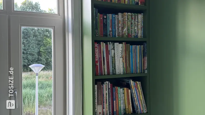 Green bookcase for the children's room, by Vid