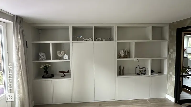 Cabinet with integrated home workspace in Farrow & Ball skimming stone, by Gerard