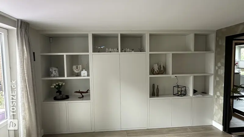 Cabinet with integrated home workspace in Farrow & Ball skimming stone, by Gerard