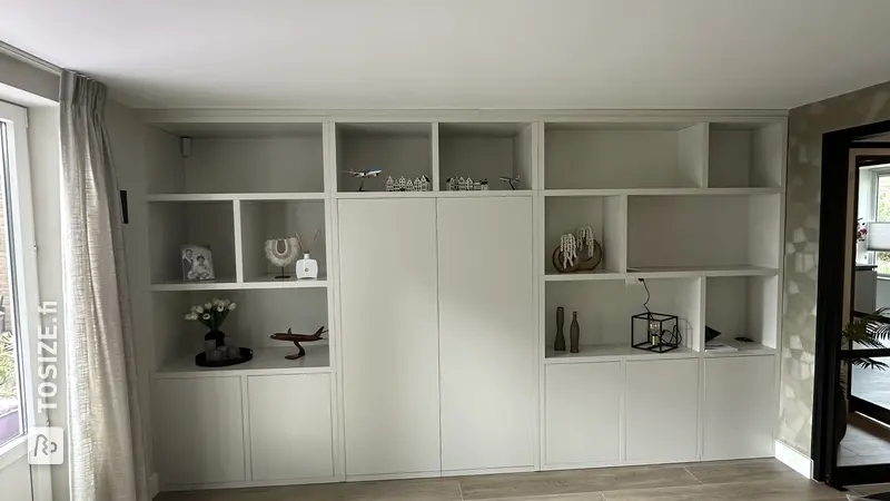 Cabinet with integrated home workspace in Farrow & Ball skimming stone, by Gerard
