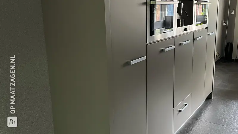 Custom made kitchen cabinet with 5cm thick MDF, by Simon