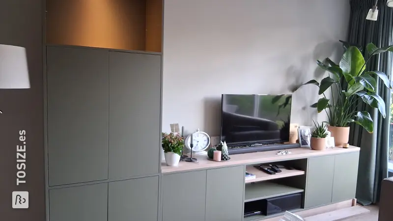 Elegante aparador de TV verde oliva para la sala de estar, de Stefan