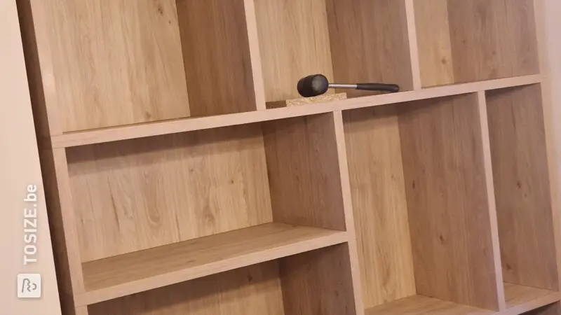 Stijlvolle Vakkenkast voor de Woonkamer, door Lilian