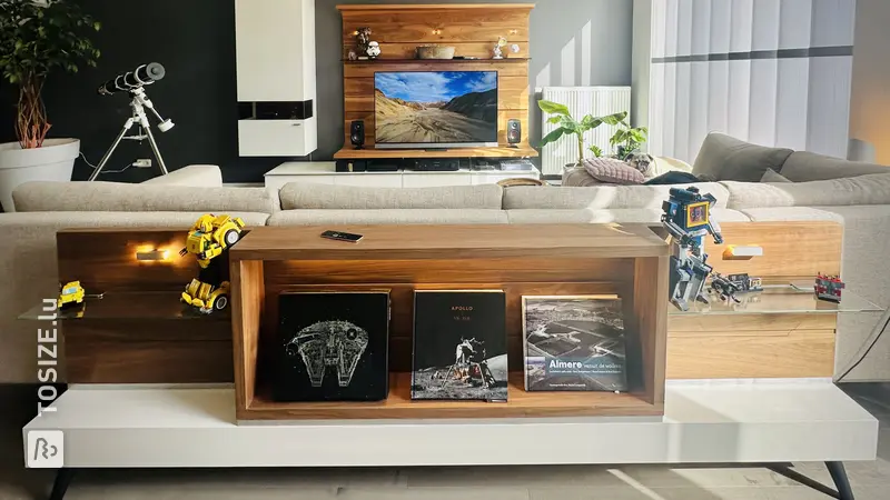 Stylish console table for the living room, by Ferry