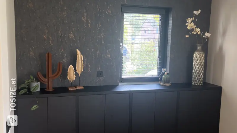 Eleganter schwarzer Lagerschrank nach Maß, von Colin