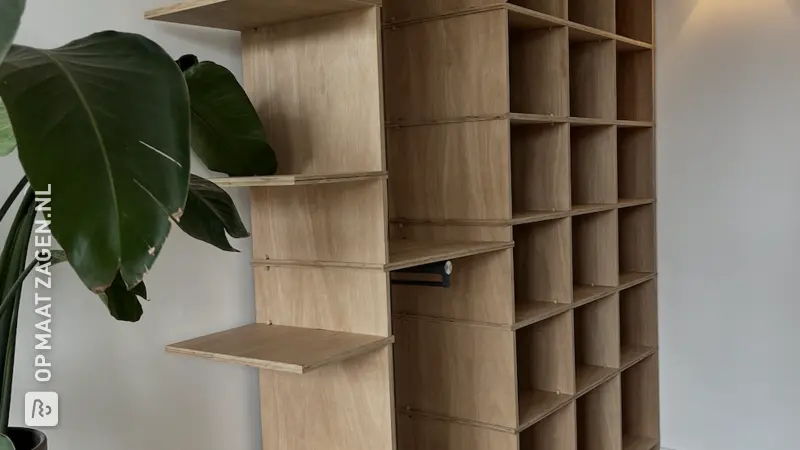 Stijlvolle Kledingkast voor de Slaapkamer, door Kim