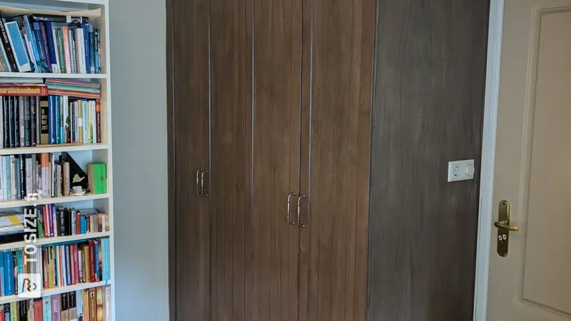 Spacious built-in wardrobe for the home office, by Adrie-Piet