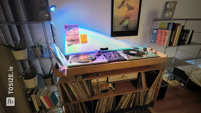 DJ Booth in Vinylkast for Liefhebbers, door Noé