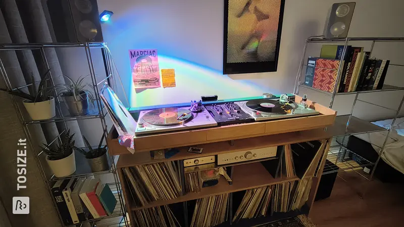 DJ Booth in Vinylkast for Liefhebbers, door Noé