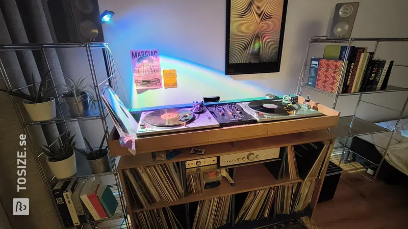 DJ Booth in Vinylkast for Liefhebbers, door Noé