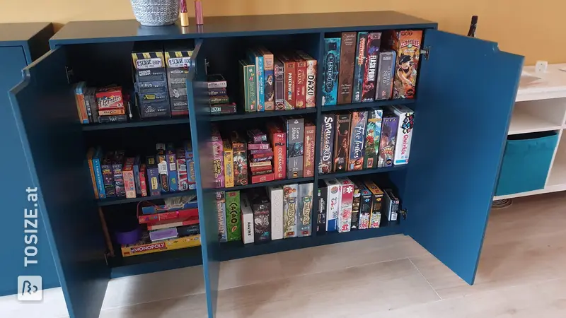 Stilvoller blauer Sperrholz-Spielschrank von Rick