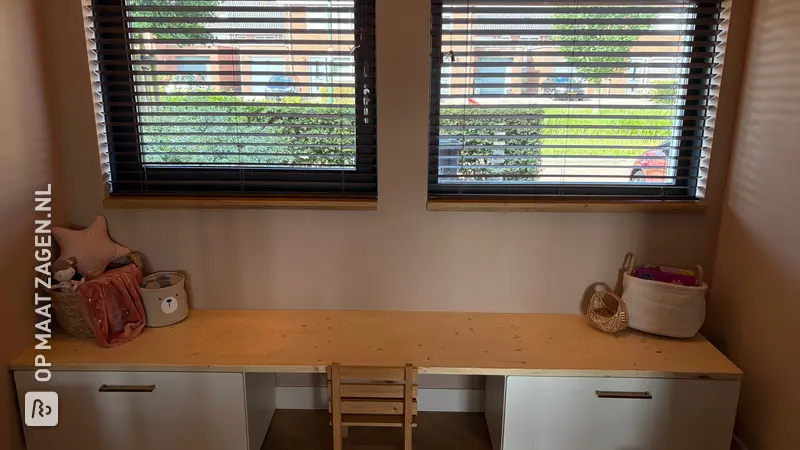 Creëer een Inspirerende Speelhoek met Kinderbureau van Vurenhout, door Arjan