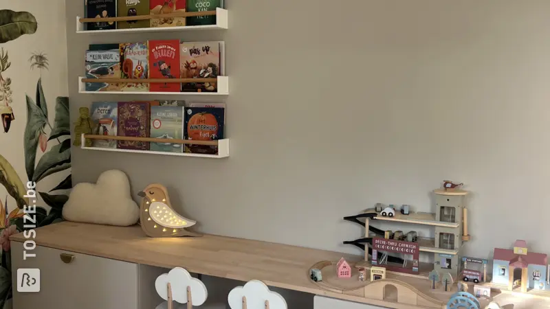 Speelhoek met IKEA Småstad en speelgoedkast, door Noushin