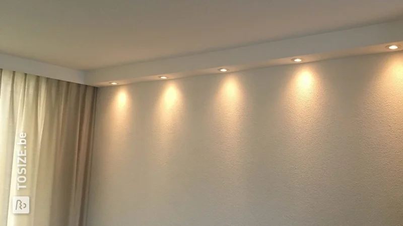 Cove avec spots LED, par Leon