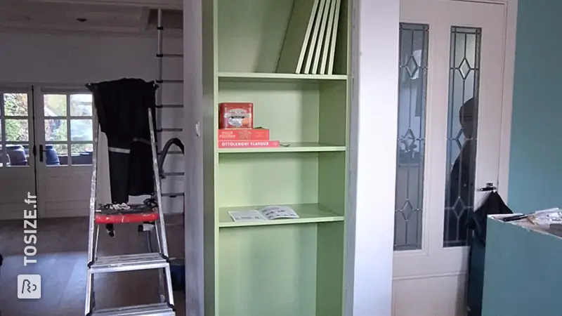 Built-in cupboard for the kitchen and living room in Gamma Spring Moss, by Sophie