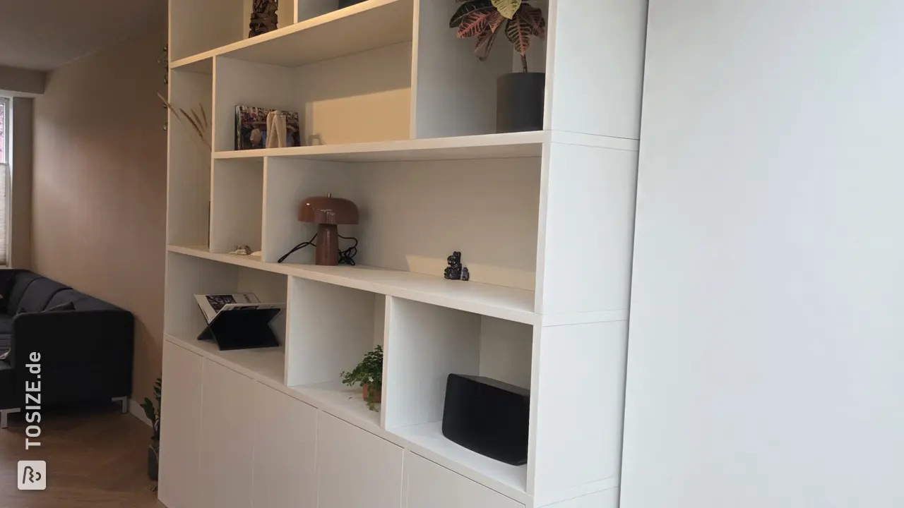 USNHr10v.jpg