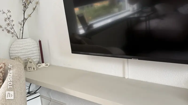 Création d'un meuble TV suspendu élégant, par l'Inde